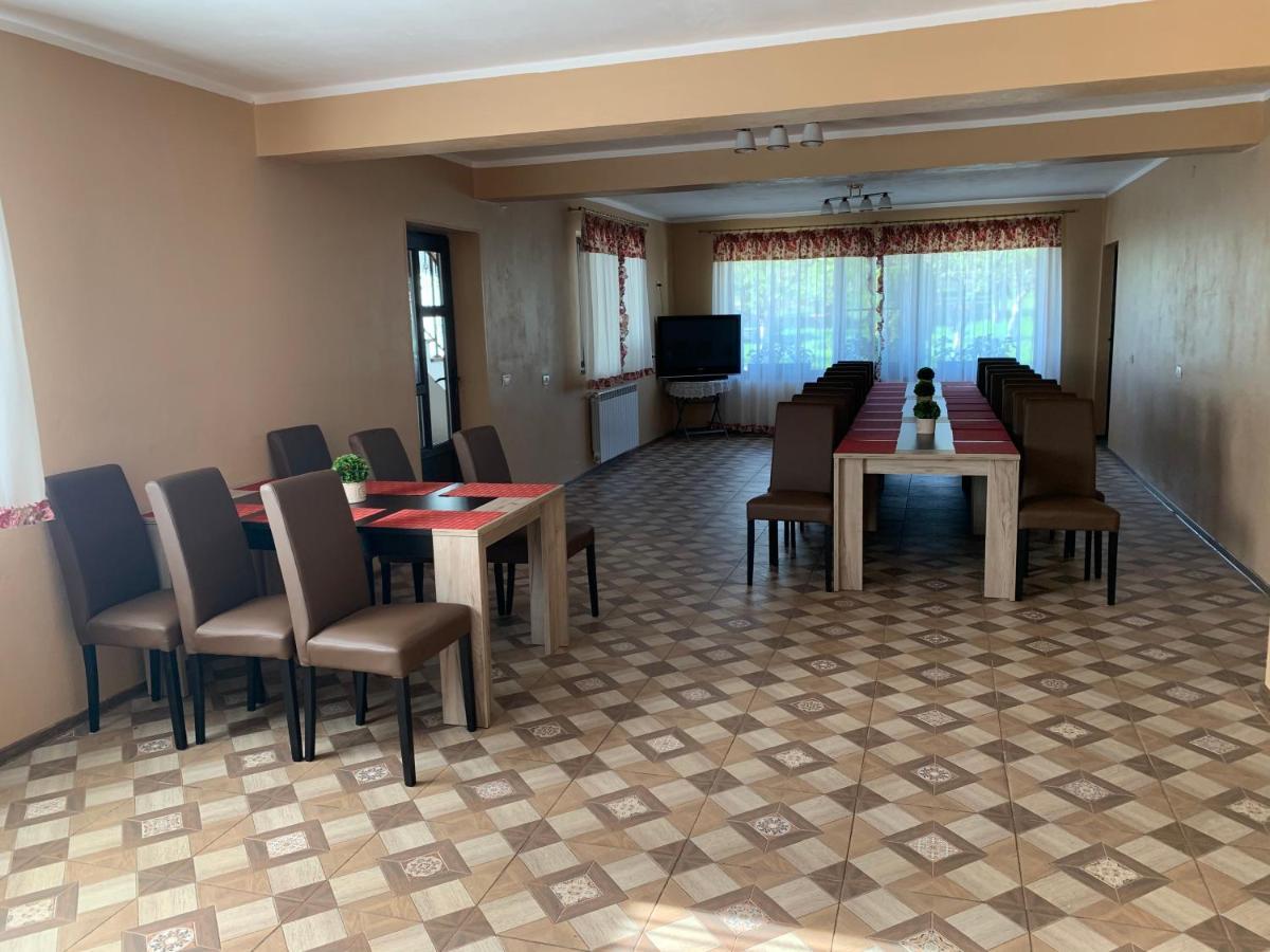 Vila Mogan Hotel Alsómoécs Kültér fotó
