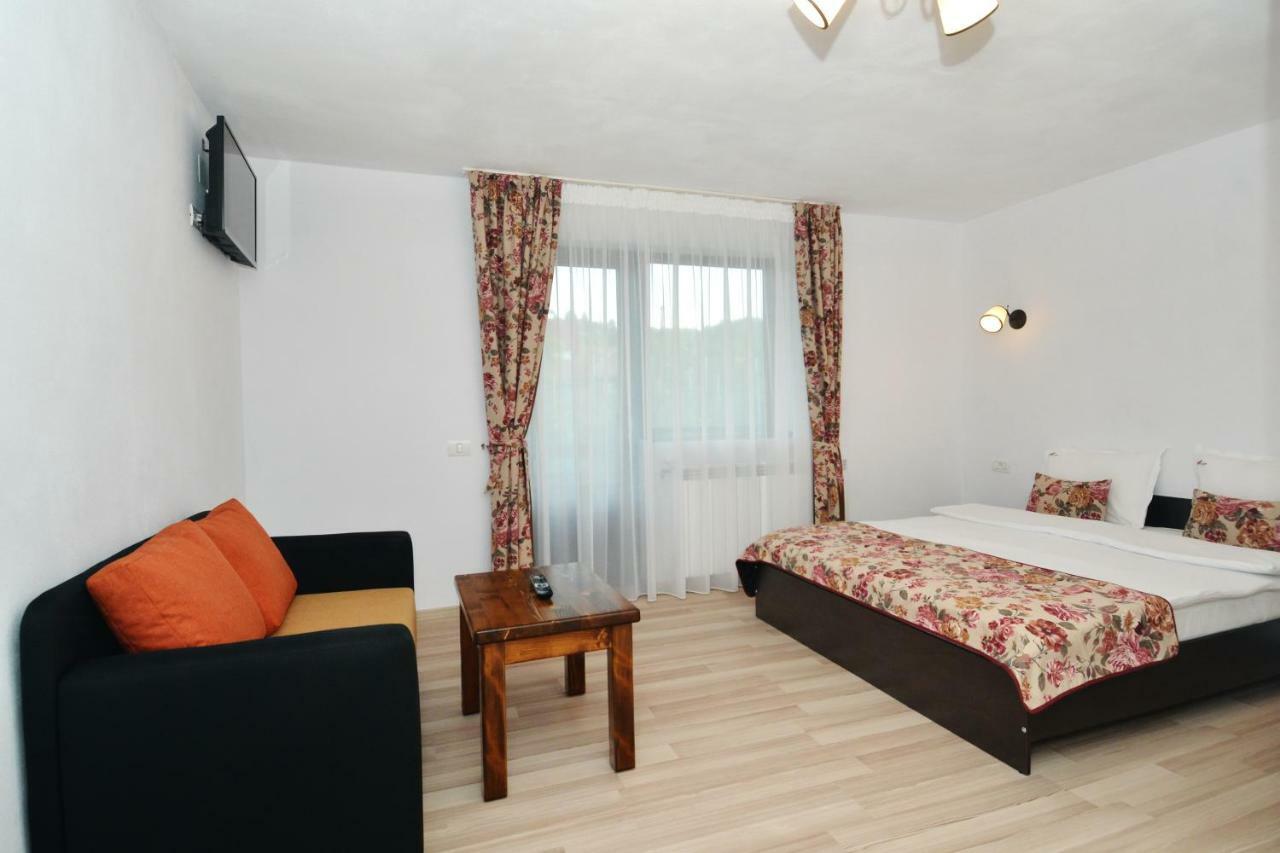 Vila Mogan Hotel Alsómoécs Kültér fotó